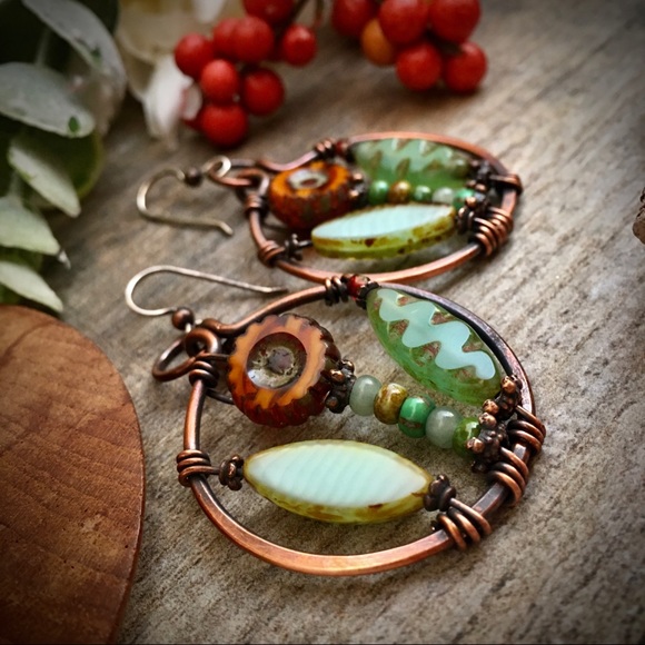 Copper wire wrap floral beaded dangle earrings - Picture 2 of 5